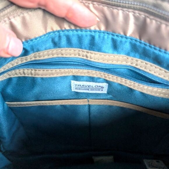 Travelon North/ South Crossbody Travel Bag -Taupe NWT - Picture 6 of 16
